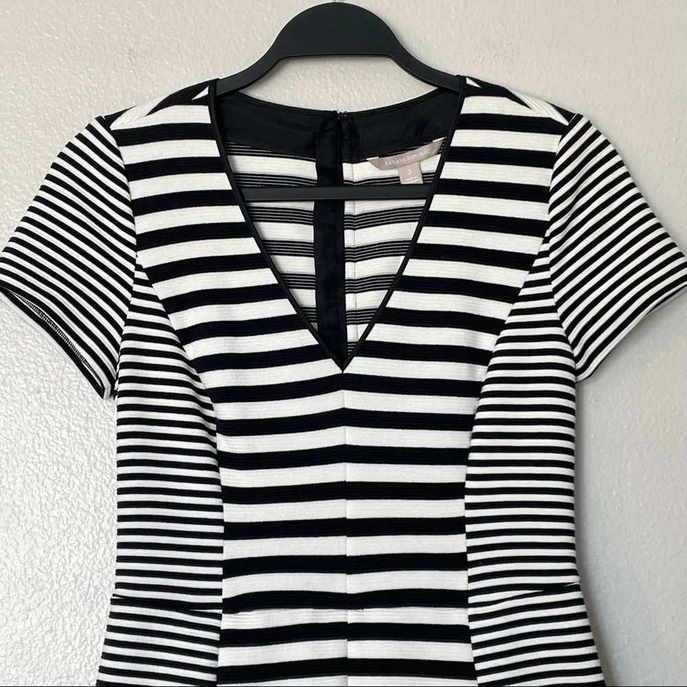 NWT Banana Republic Knit Short Sleeve Faille Black/White Striped Dress Size 2 - Picture 3 of 10